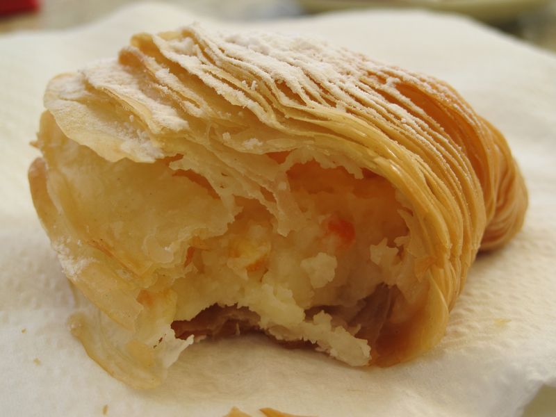 La Sfogliatella La Sfogliatella