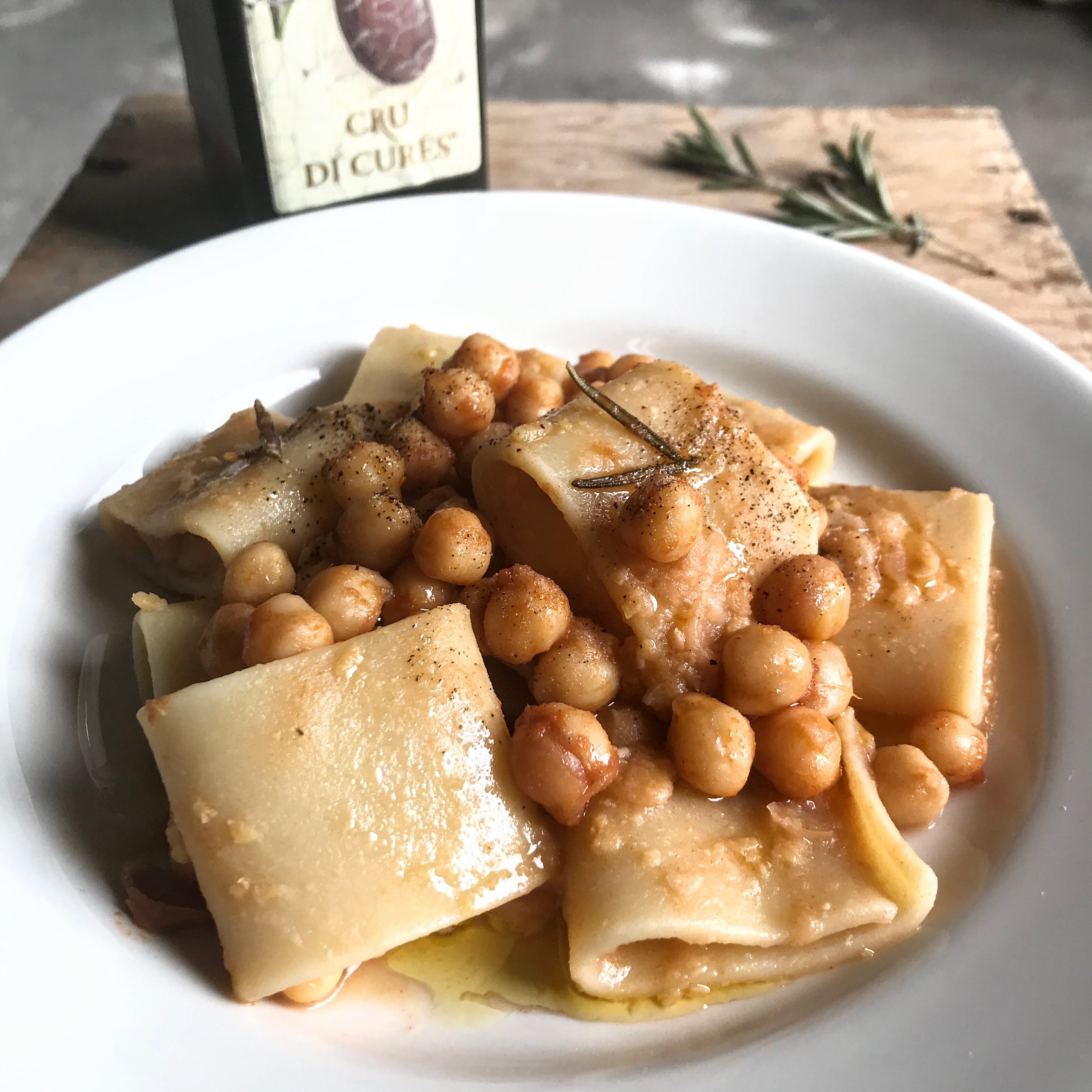 Gustiamo Pasta e Ceci alla Romana