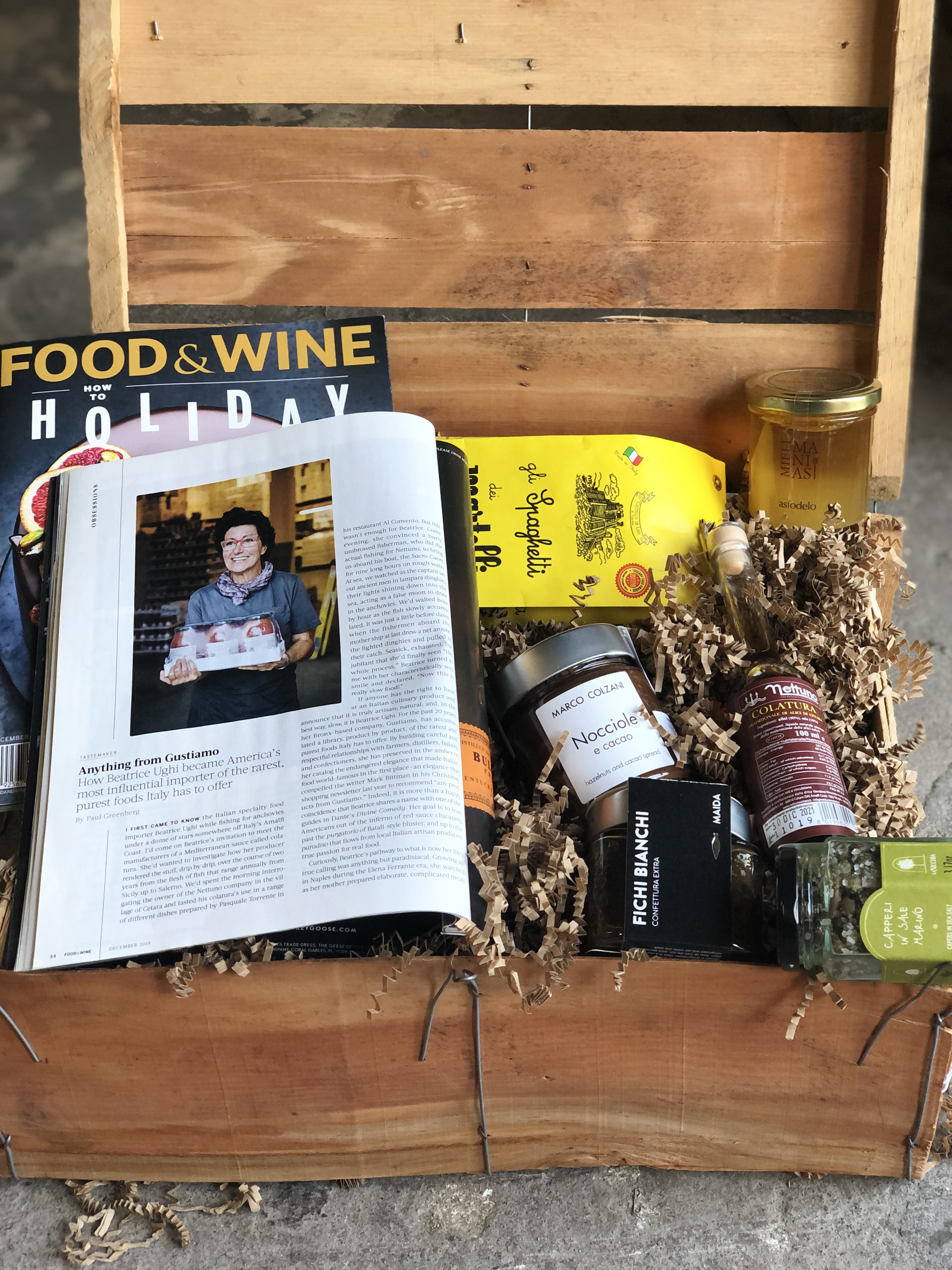 gustiamo on food and wine gift box