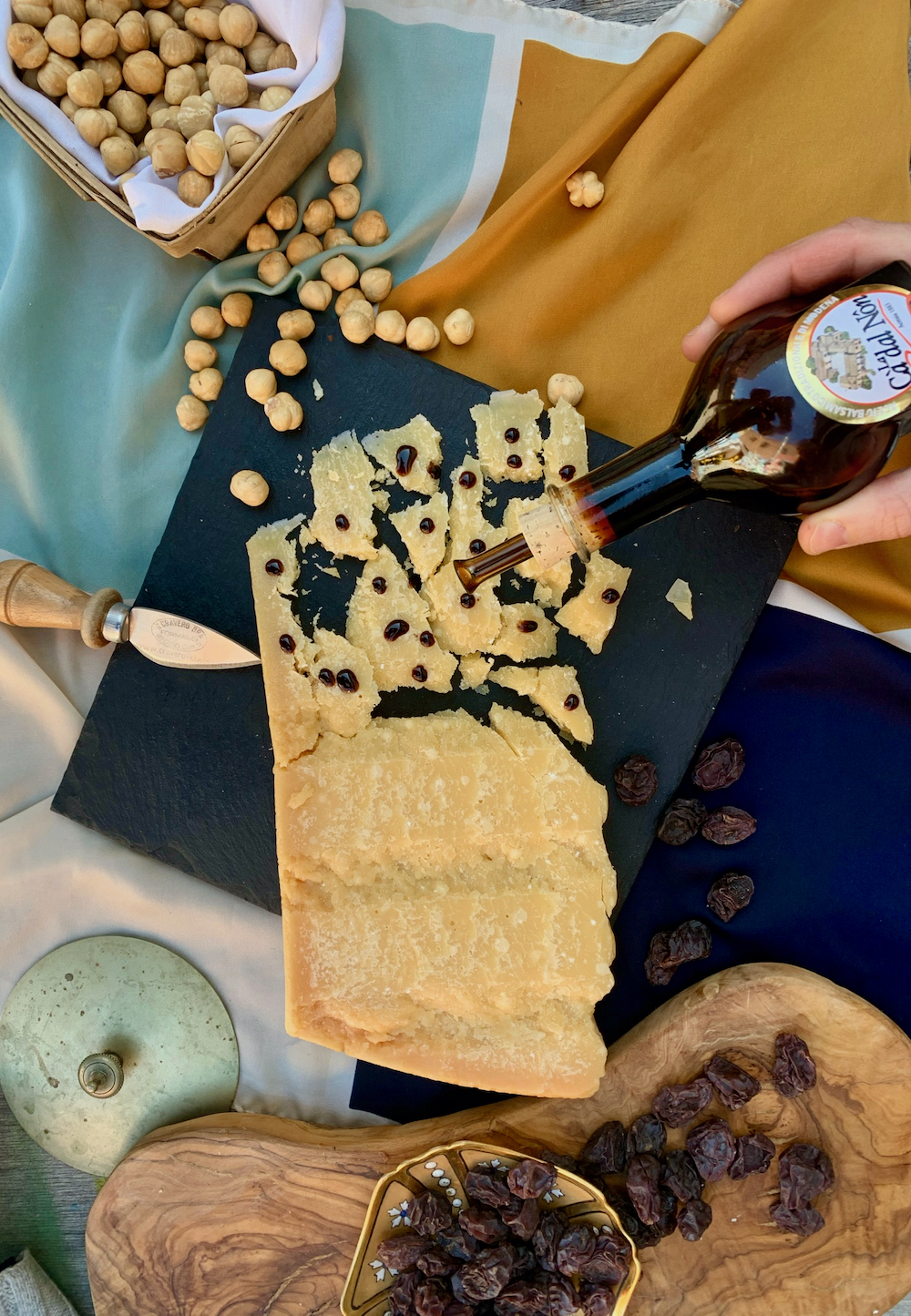 Gustiamo Cheese Board Parmigiano Vacche Rosse Balsamic Piemonte Hazelnuts Pantelleria Raisins