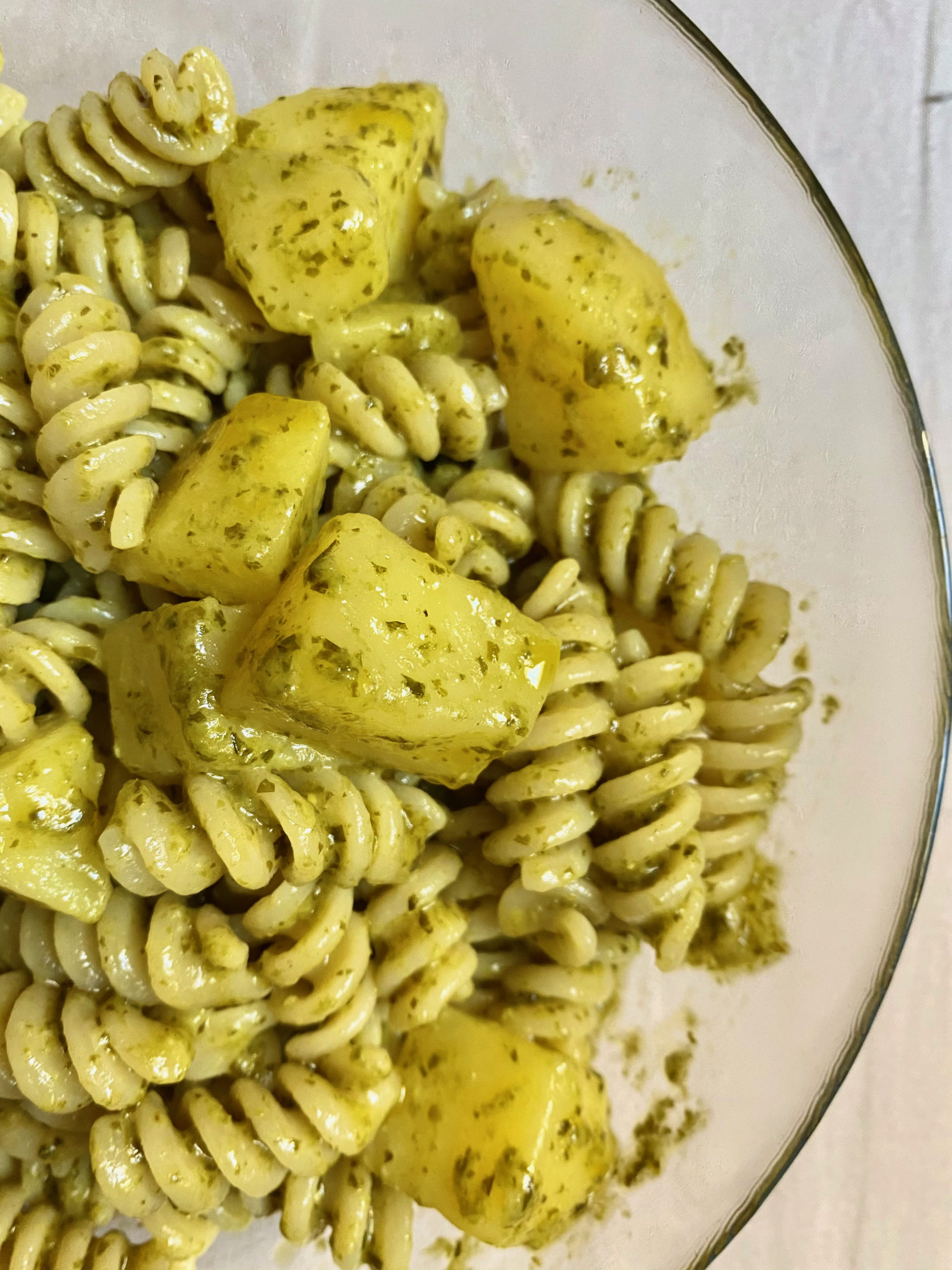 Pasta al pesto italian fusilli Martelli