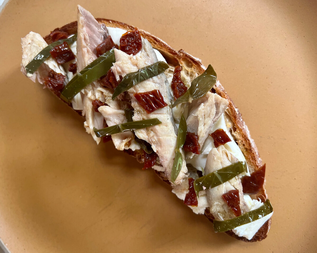 sgombro sun dried tomatoes caper leaves bruschetta