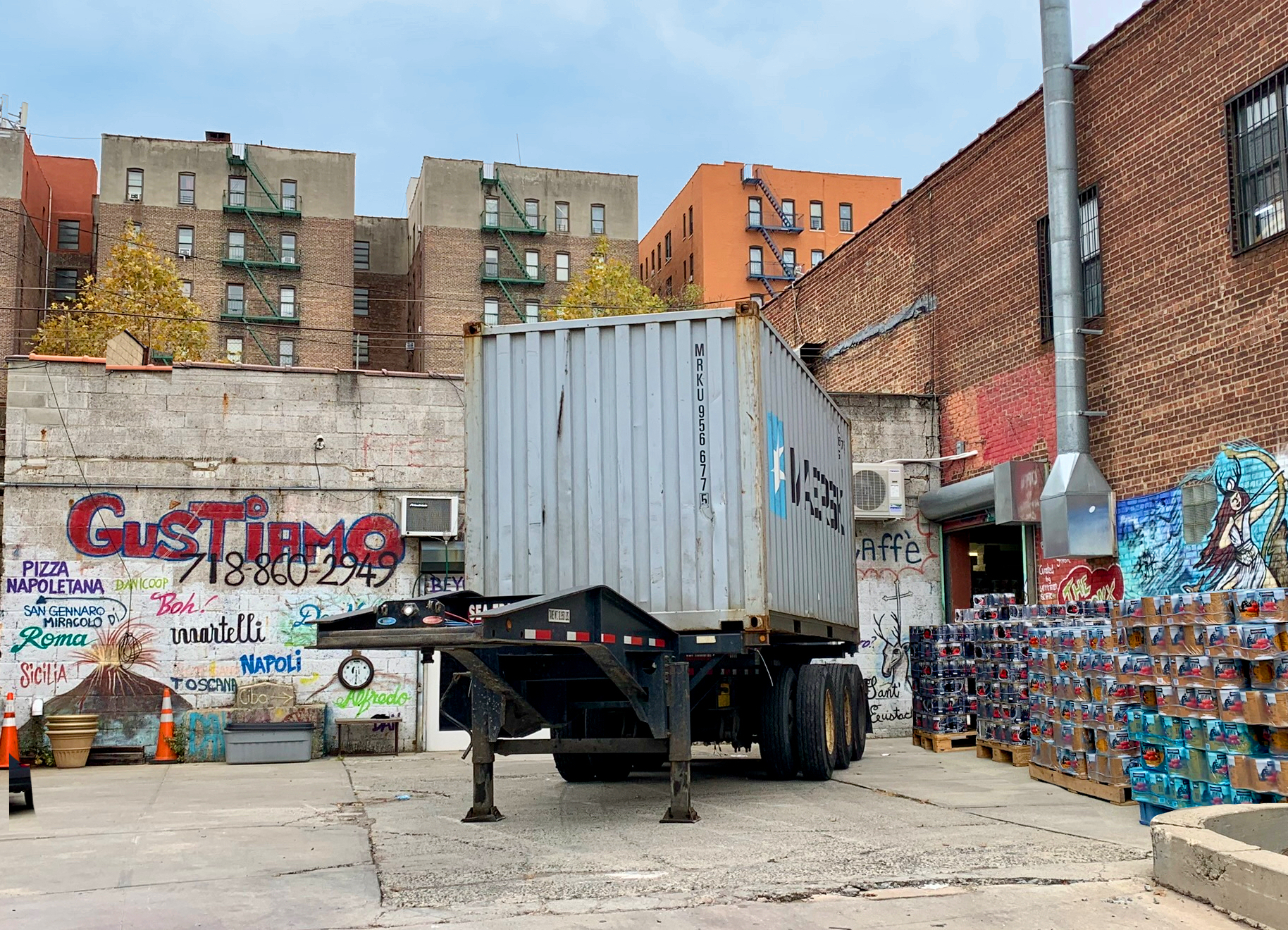Gustiamo Piazza with shipping container