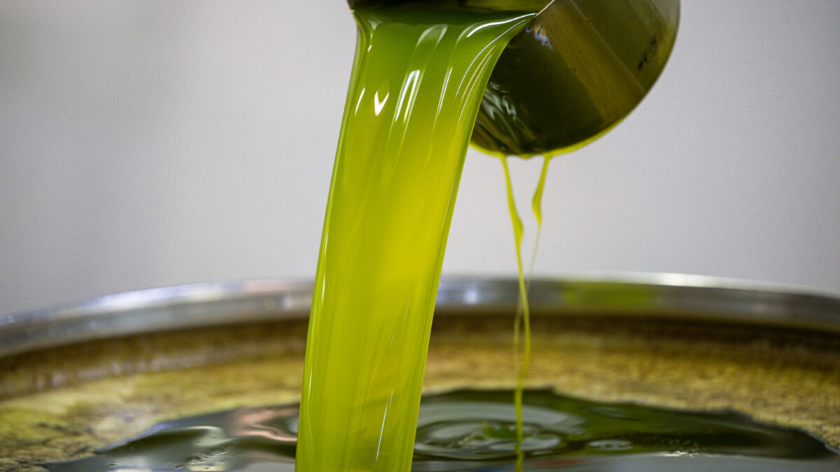 italian extra virgin olive oil umbria quinta luna